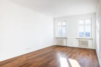 Wohnung kaufen berlin Frankfurter allee 4 Zimmer Balkon stalinbauten