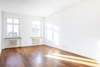 Wohnung kaufen berlin Frankfurter allee 4 Zimmer Balkon stalinbauten