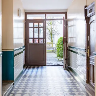 Wohnung kaufen berlin prenzlauer Berg schivelbeiner Straße schwarz immobilien