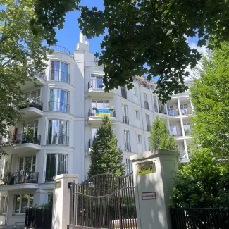 Entree weißensee Wohnung kaufen eigentumswohnung berlin weißensee pankow schwarz immobilien
