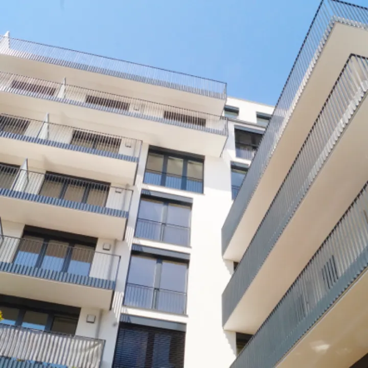 2-Zimmer im Luxus-Neubau mit Süd-Terrasse & Gäste-WC